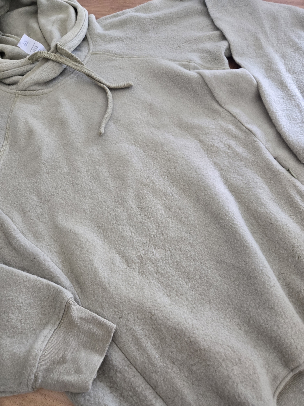 ALO Yoga Women Light Sage Green Fleece Puffer Jacket - Picture 3 of 5